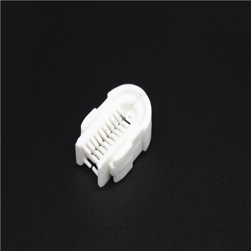 FDA White Silicone Rubber Soft Clearing Brush